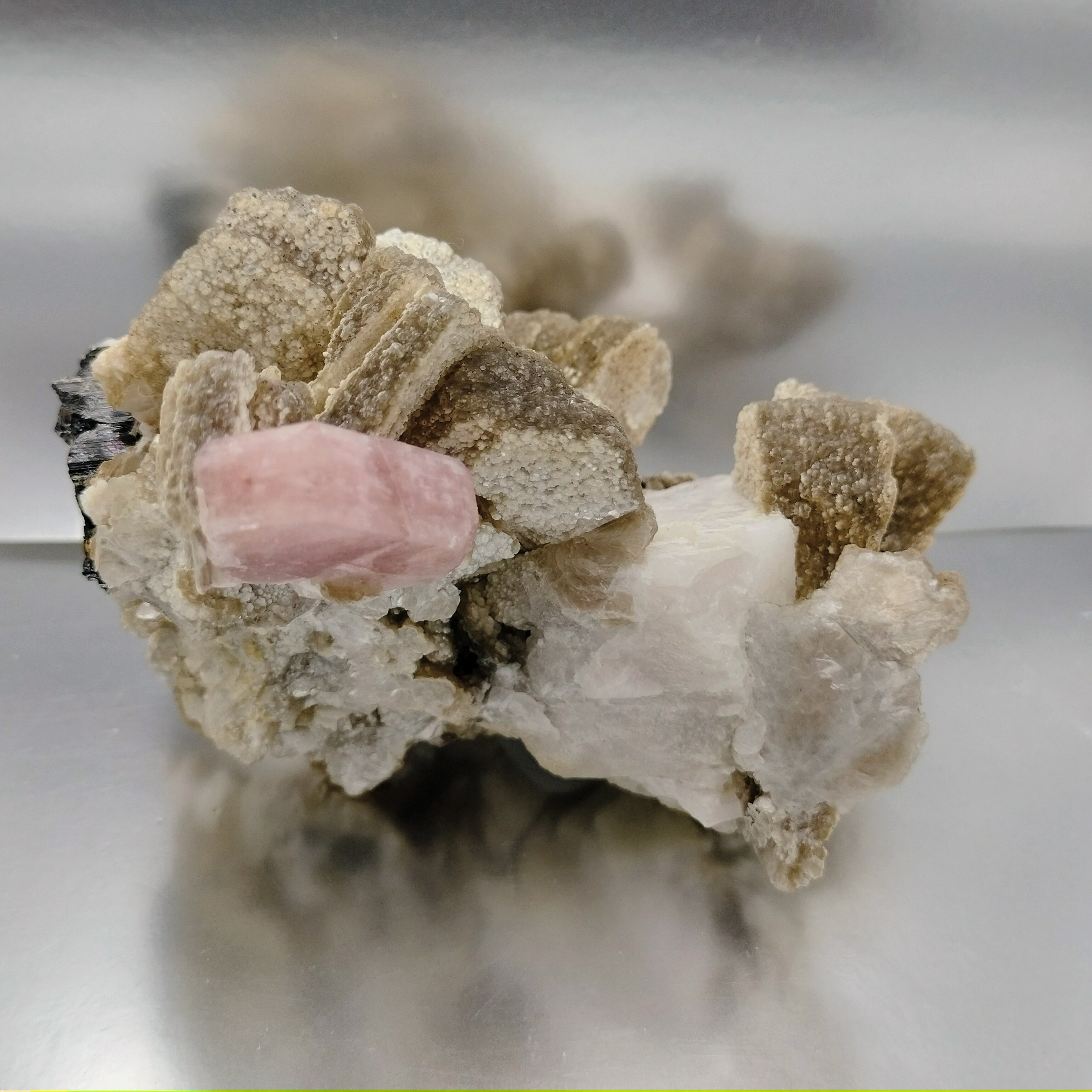 Fluorescent Pink Fluorapatite on Albite with Mica and Green Cat's Eye ...